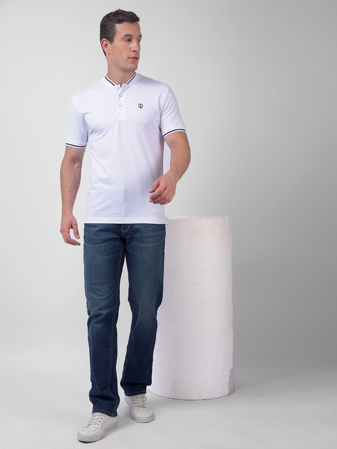 Numero Uno Men White Henley Neck Regular Fit T-Shirt